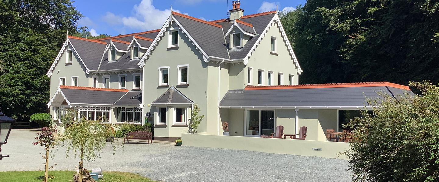 Grand Victorian-Style Country House